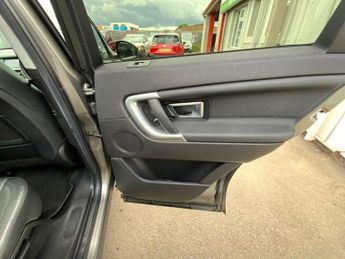 LAND ROVER DISCOVERY SPORT 2.0 TD4 HSE Black SUV 5dr Diesel Auto 4WD Euro 6 (s/s) (180 ps)