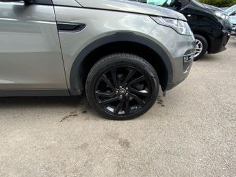 LAND ROVER DISCOVERY SPORT 2.0 TD4 HSE Black SUV 5dr Diesel Auto 4WD Euro 6 (s/s) (180 ps)