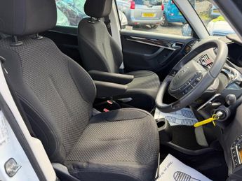 CITROEN C4 PICASSO 1.6 e-HDi Airdream Platinum MPV 5dr Diesel EGS6 Euro 5 (s/s) (11