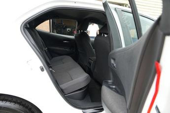 TOYOTA COROLLA 1.8 VVT-h Icon Hatchback 5dr Petrol Hybrid CVT Euro 6 (s/s) (140