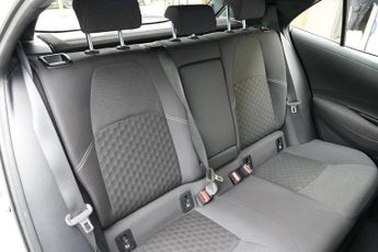 TOYOTA COROLLA 1.8 VVT-h Icon Hatchback 5dr Petrol Hybrid CVT Euro 6 (s/s) (140