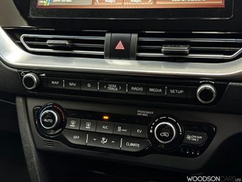 KIA NIRO 64kWh 4 SUV 5dr Electric Auto (201 bhp)