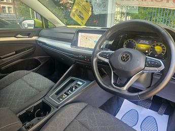 VOLKSWAGEN GOLF 1.5 eTSI MHEV Life Hatchback 5dr Petrol Hybrid DSG Euro 6 (s/s) 