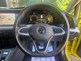 VOLKSWAGEN GOLF 1.5 eTSI MHEV Life Hatchback 5dr Petrol Hybrid DSG Euro 6 (s/s) 