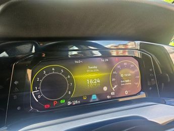 VOLKSWAGEN GOLF 1.5 eTSI MHEV Life Hatchback 5dr Petrol Hybrid DSG Euro 6 (s/s) 