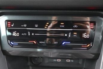 VOLKSWAGEN TIGUAN 1.5 TSI R-LINE EDITION