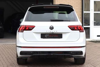 VOLKSWAGEN TIGUAN 1.5 TSI R-LINE EDITION
