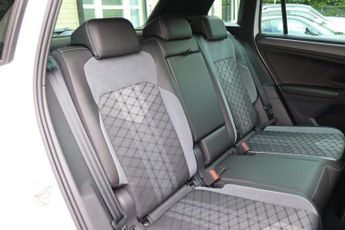 VOLKSWAGEN TIGUAN 1.5 TSI R-LINE EDITION