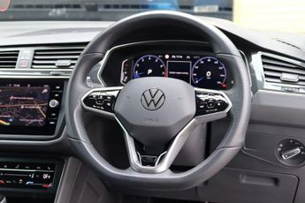 VOLKSWAGEN TIGUAN 1.5 TSI R-LINE EDITION