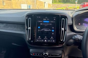 VOLVO XC40 Recharge 69kWh Core SUV 5dr Electric Auto (231 ps) Rear Park Ass