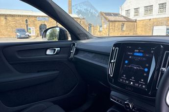 VOLVO XC40 Recharge 69kWh Core SUV 5dr Electric Auto (231 ps) Rear Park Ass