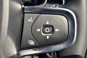 VOLVO XC40 Recharge 69kWh Core SUV 5dr Electric Auto (231 ps) Rear Park Ass