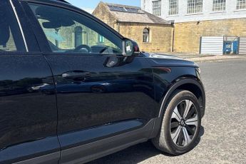 VOLVO XC40 Recharge 69kWh Core SUV 5dr Electric Auto (231 ps) Rear Park Ass