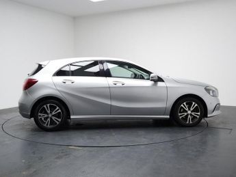 MERCEDES-BENZ A-CLASS 1.5 A180d SE Hatchback 5dr Diesel 7G-DCT Euro 6 (s/s) (109 ps)