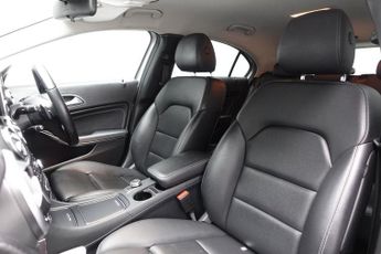 MERCEDES-BENZ A-CLASS 1.5 A180d SE Hatchback 5dr Diesel 7G-DCT Euro 6 (s/s) (109 ps)