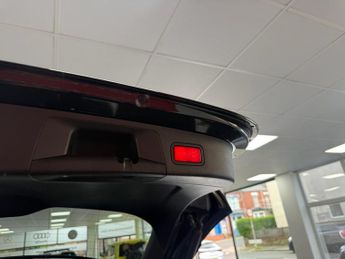 MERCEDES-BENZ EQA EQA 300 66.5kWh AMG Line SUV 5dr Electric Auto 4MATIC (228 ps)