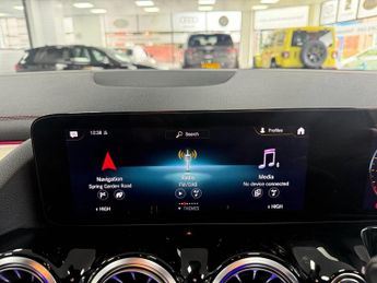 MERCEDES-BENZ EQA EQA 300 66.5kWh AMG Line SUV 5dr Electric Auto 4MATIC (228 ps)