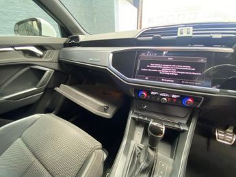 AUDI Q3 1.5 TFSI CoD 35 S line SUV 5dr Petrol S Tronic Euro 6 (s/s) (150