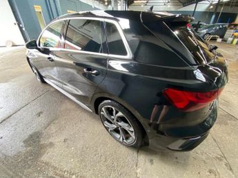 AUDI A3 1.5 TFSI 35 S line Sportback 5dr Petrol S Tronic Euro 6 (s/s) (1