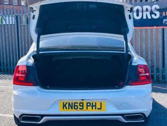 VOLVO S90 2.0h T8 Twin Engine 10.4kWh R-Design Plus Saloon 4dr Petrol Plug