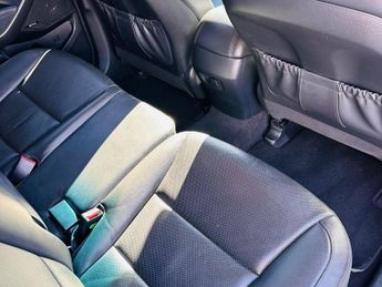 HYUNDAI SANTA FE 2.2 CRDi Blue Drive Premium SUV 5dr Diesel Manual 4WD Euro 6 (s/