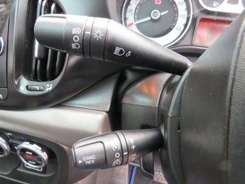 FIAT 500L 1.3 MultiJet Lounge MPV 5dr Diesel Dualogic Euro 6 (s/s) (95 ps)