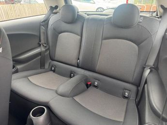 MINI HATCH 1.5 Cooper Hatchback 3dr Petrol Auto Euro 6 (s/s) (136 ps)