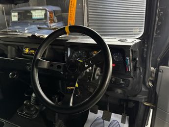 LAND ROVER DEFENDER 110 STATIONWAGON 2.5 TD5 