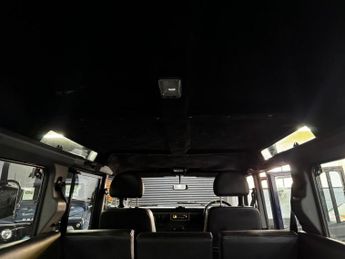 LAND ROVER DEFENDER 110 STATIONWAGON 2.5 TD5 