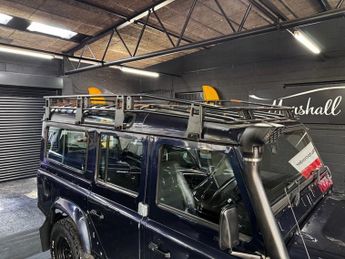 LAND ROVER DEFENDER 110 STATIONWAGON 2.5 TD5 