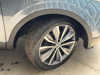 RENAULT KADJAR 1.5 dCi Signature Nav SUV 5dr Diesel EDC Euro 6 (s/s) (110 ps)