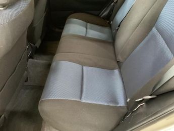 TOYOTA COROLLA 1.6 VVT-i Colour Collection Hatchback 5dr Petrol Manual (168 g/k