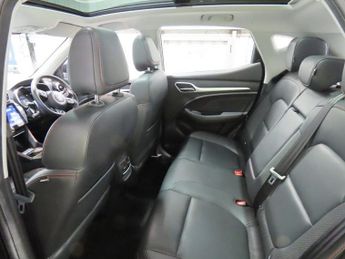 MG MG ZS 72.6kWh Trophy Long Range SUV 5dr Electric Auto (156 ps)
