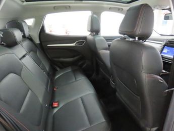 MG MG ZS 72.6kWh Trophy Long Range SUV 5dr Electric Auto (156 ps)