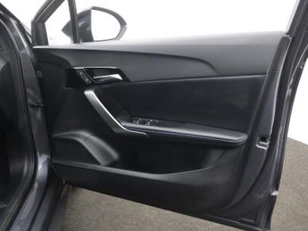 MG MG 4 64kWh SE Long Range Hatchback 5dr Electric Auto (203 ps)