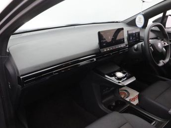 MG MG 4 64kWh SE Long Range Hatchback 5dr Electric Auto (203 ps)