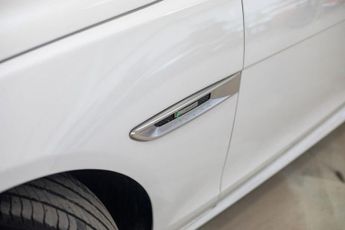 JAGUAR XF 2.0d R-Sport Sportbrake 5dr Diesel Auto Euro 6 (s/s) (163 ps)