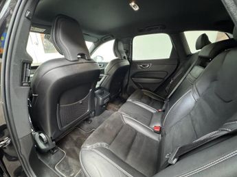 VOLVO XC60 2.0 T5 R-Design Pro SUV 5dr Petrol Auto AWD Euro 6 (s/s) (250 ps