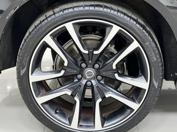 VOLVO XC60 2.0 T5 R-Design Pro SUV 5dr Petrol Auto AWD Euro 6 (s/s) (250 ps