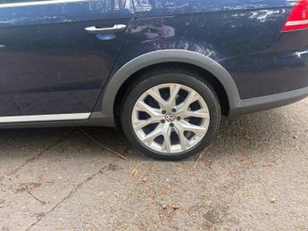 VOLKSWAGEN PASSAT 2.0 TDI BlueMotion Tech Alltrack Estate 5dr Diesel DSG 4Motion E