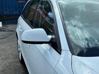 AUDI A4 AVANT 2.0 TDI SE Technik Estate 5dr Diesel Multitronic Euro 5 (s/s) (1