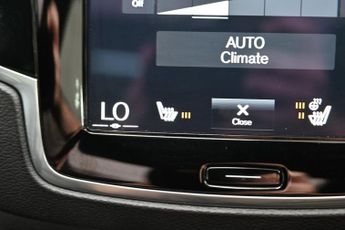 VOLVO XC90 2.0 B5 MHEV R-Design Pro SUV 5dr Diesel Hybrid Auto 4WD Euro 6 (