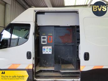 IVECO DAILY 2.3 TD 12V 35S 3520 (Business) Panel Van 5dr Diesel Manual L2 (1
