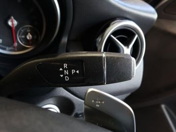 MERCEDES-BENZ GLA 1.6 GLA180 AMG Line Edition SUV 5dr Petrol 7G-DCT Euro 6 (s/s) (