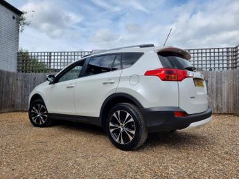 TOYOTA RAV4 2.2 D-CAT Invincible SUV 5dr Diesel Auto 4WD Euro 5 (150 ps)