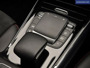 MERCEDES-BENZ GLA 1.3 GLA200 AMG Line SUV 5dr Petrol 7G-DCT Euro 6 (s/s) (163 ps)