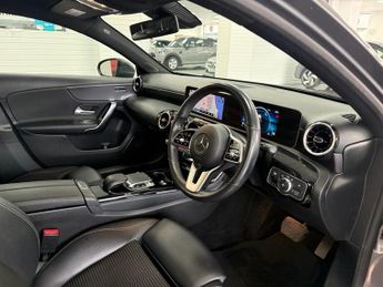MERCEDES-BENZ A-CLASS 1.5 A180d Sport (Executive) Hatchback 5dr Diesel 7G-DCT Euro 6 (