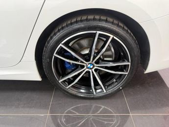 BMW 3 SERIES 2.0 330e 12kWh M Sport Saloon 4dr Petrol Plug-in Hybrid Auto Eur