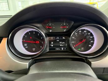 VAUXHALL ASTRA 1.4i Turbo SRi Hatchback 5dr Petrol CVT Euro 6 (s/s) (145 ps)