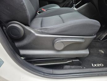 HYUNDAI IX20 1.6 Active Hatchback 5dr Petrol Auto Euro 5 (123 bhp)